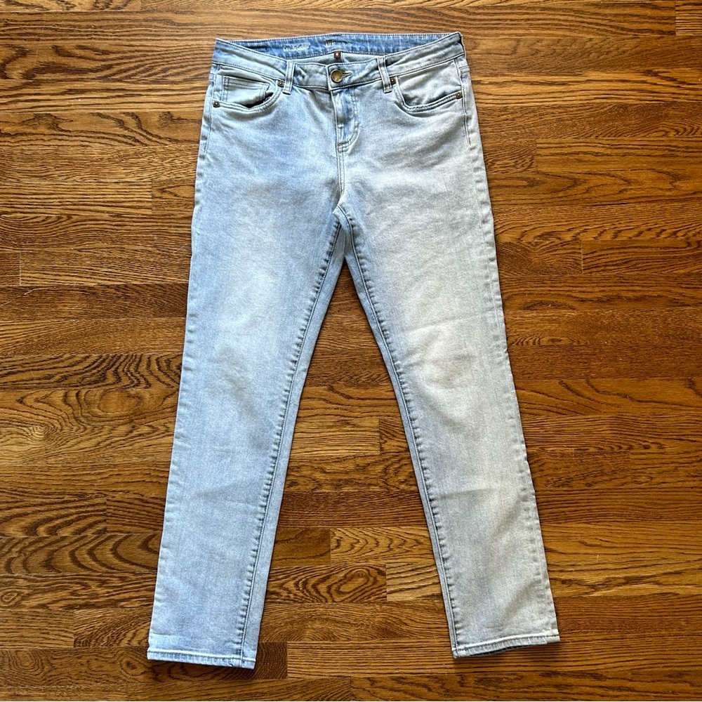 Kut from the Kloth Catherine Boyfriend Jean Size 8 Light Wash Straight Leg